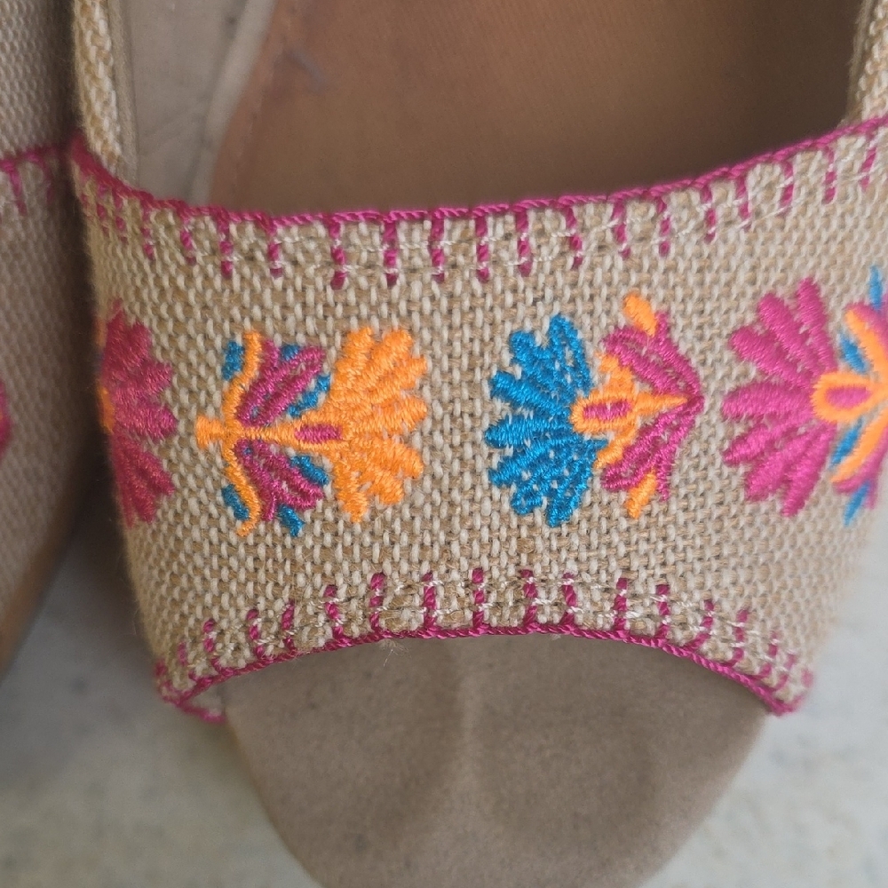 Toms Size 9 Stella Natural Burlap Embroidery Wedge Peep Toe Sandals - Picture 13 of 16